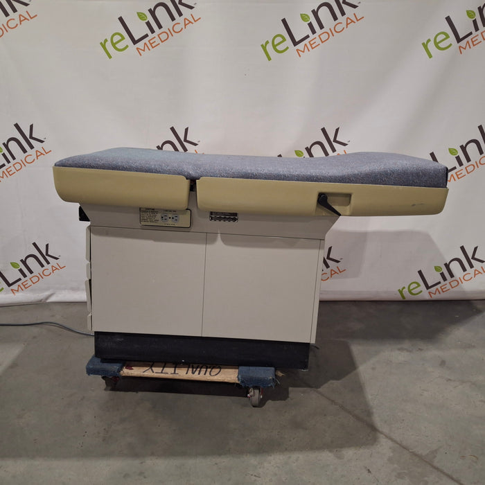 Midmark Midmark 404 Exam Table Exam Chairs / Tables reLink Medical