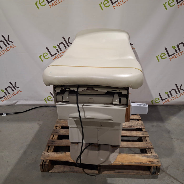 Midmark 222 Procedure Chair