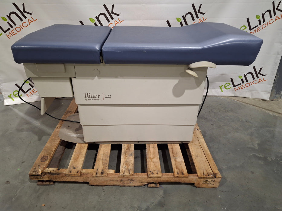 Midmark 222 Procedure Chair