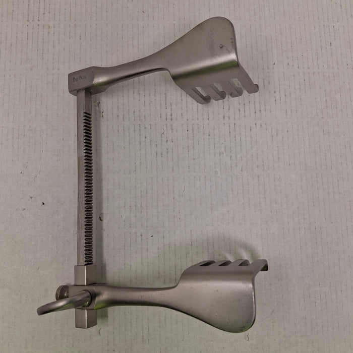 DePuy Blunt Tip Self Retaining Retractor