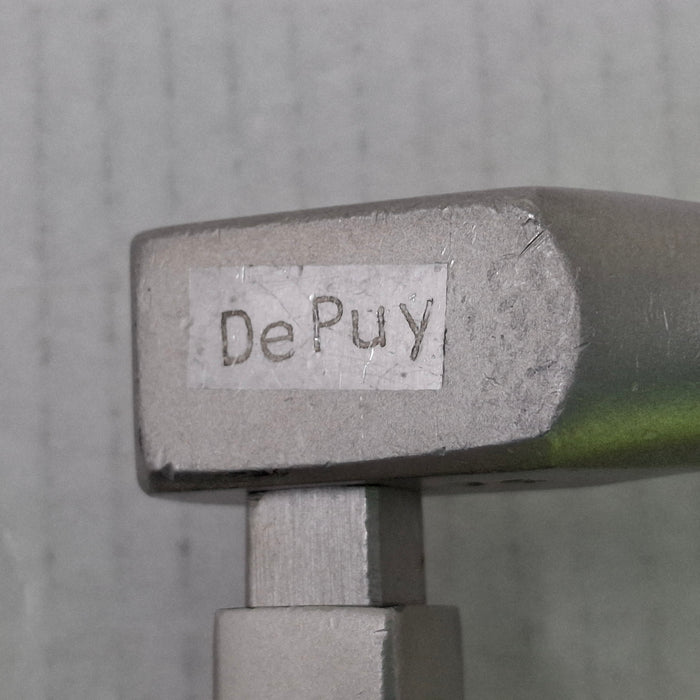 DePuy Blunt Tip Self Retaining Retractor