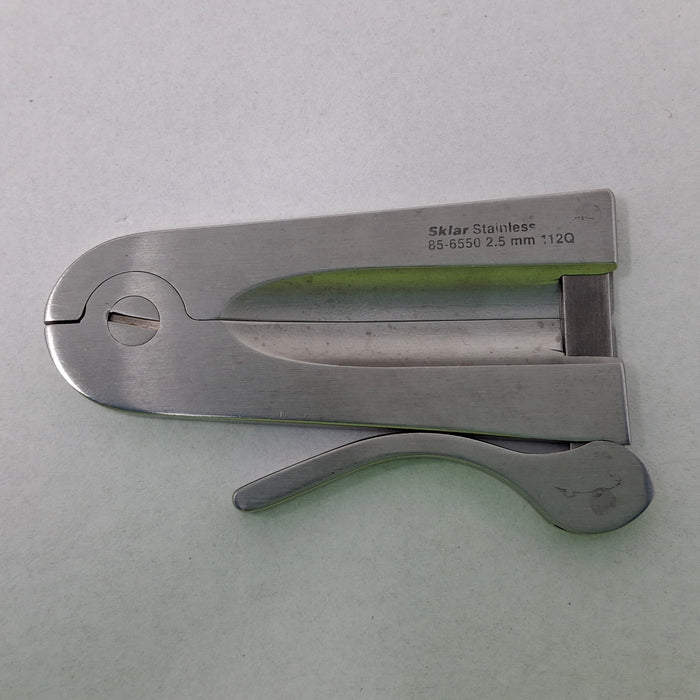 Sklar Surgical 85-6550 Mogen Circumcision Clamp 2.5mm Aperture, Pediatric