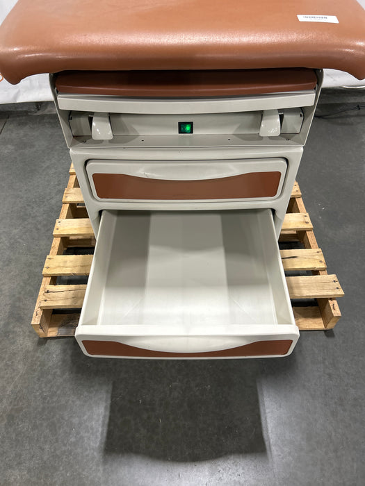 Midmark 204 Exam Table
