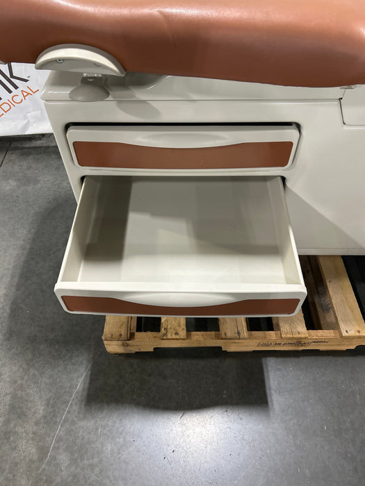 Midmark 204 Exam Table