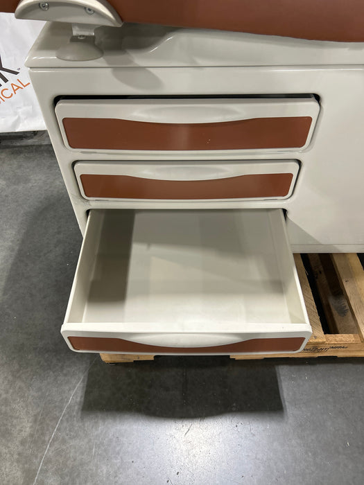 Midmark 204 Exam Table