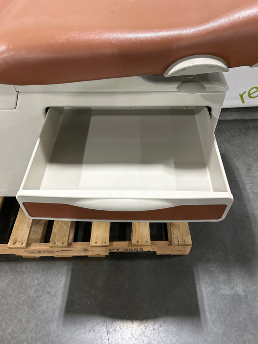 Midmark 204 Exam Table