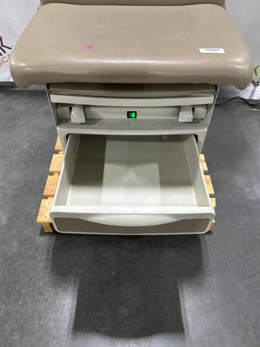 Midmark 204 Exam Table