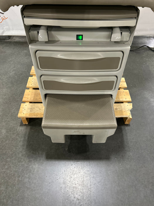 Midmark 204 Exam Table