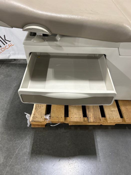 Midmark 204 Exam Table