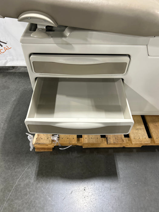 Midmark 204 Exam Table