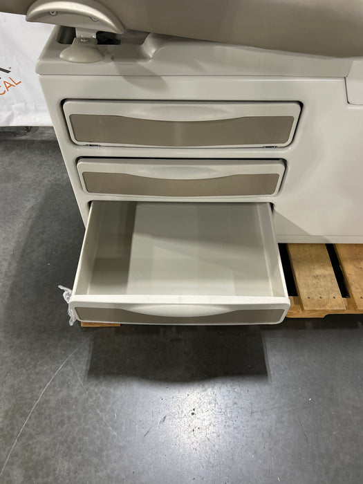 Midmark 204 Exam Table