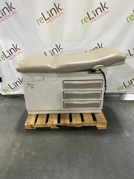 Midmark 204 Exam Table