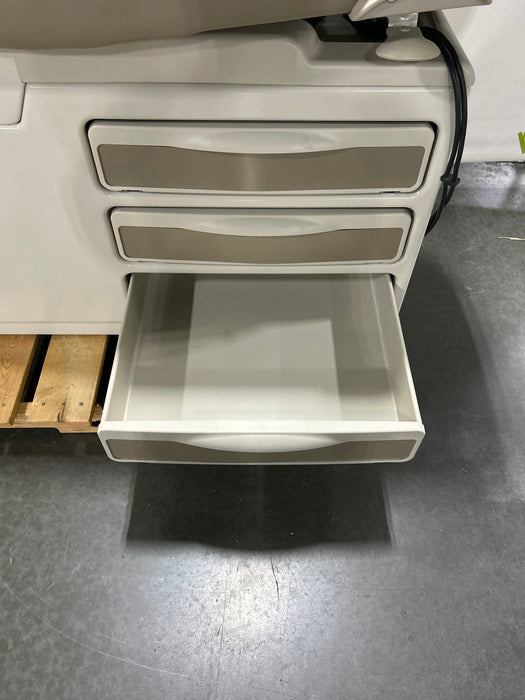 Midmark 204 Exam Table