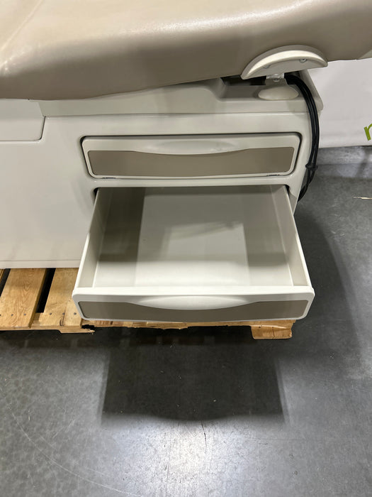 Midmark 204 Exam Table