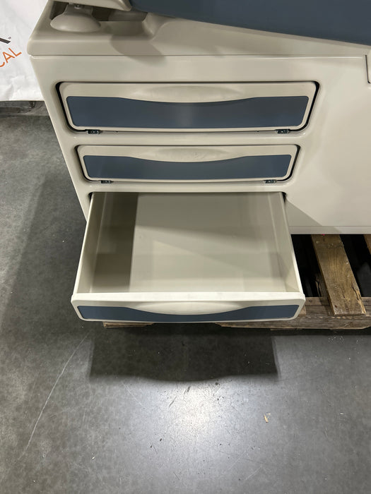 Midmark 204 Exam Table