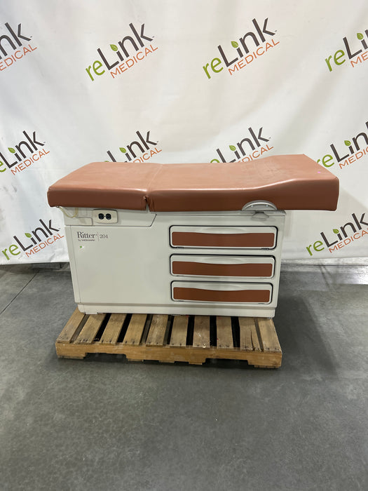 Midmark 204 Exam Table