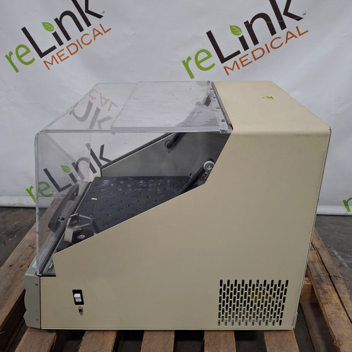 New Brunswick Scientific New Brunswick Scientific I-24 Incubator Shaker Research Lab reLink Medical