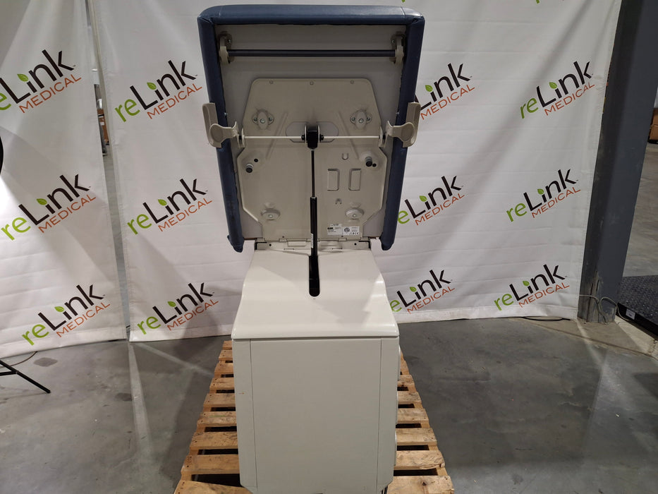 Midmark 204 Exam Table