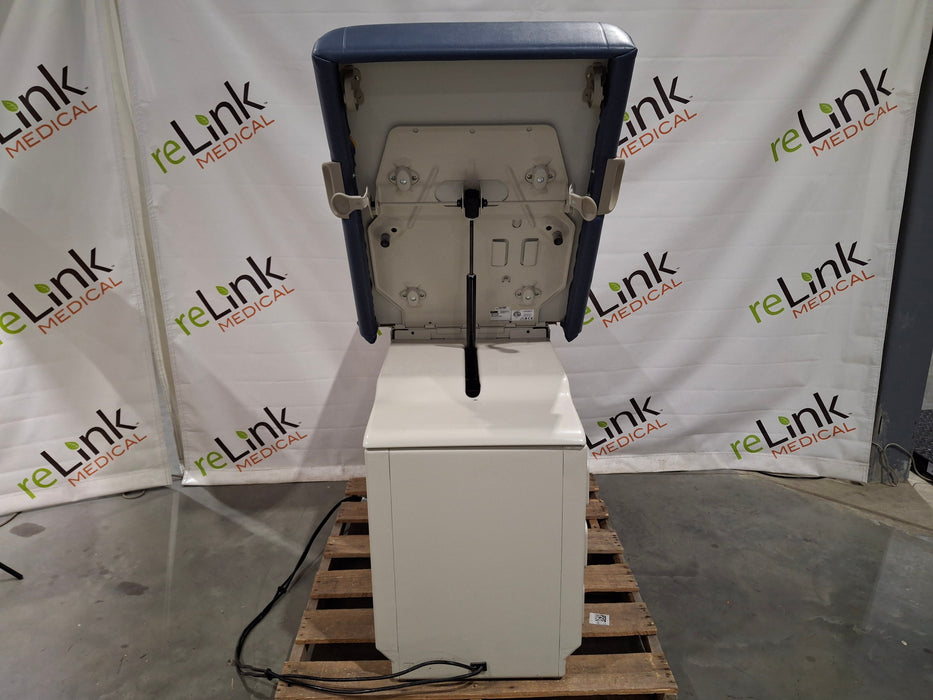 Midmark 204 Exam Table