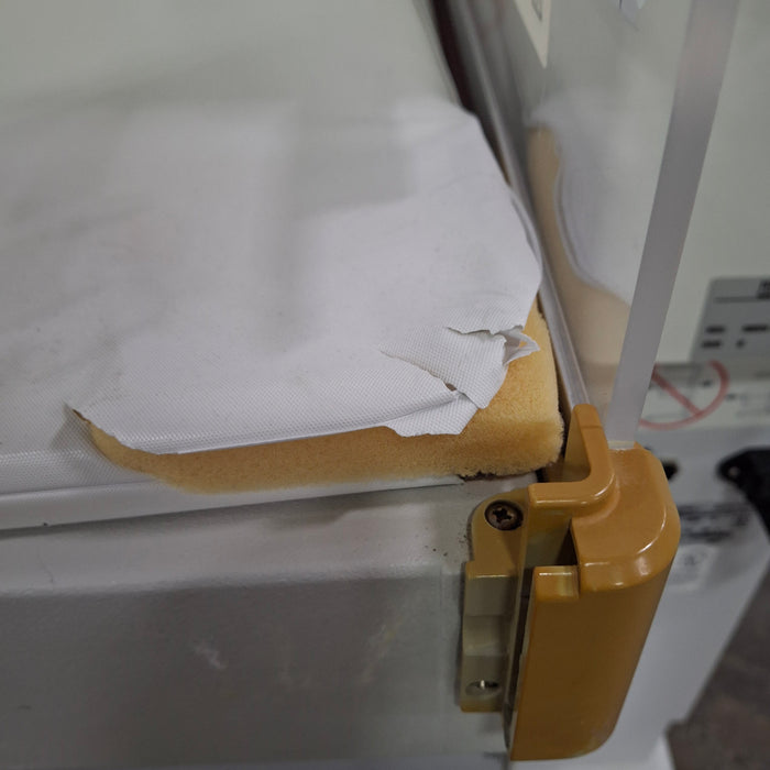 Hill-Rom 82VHA-1 Resuscitaire Radiant Infant Warmer