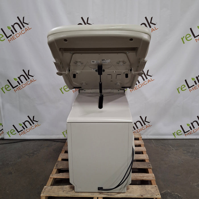 Midmark 204 Exam Table