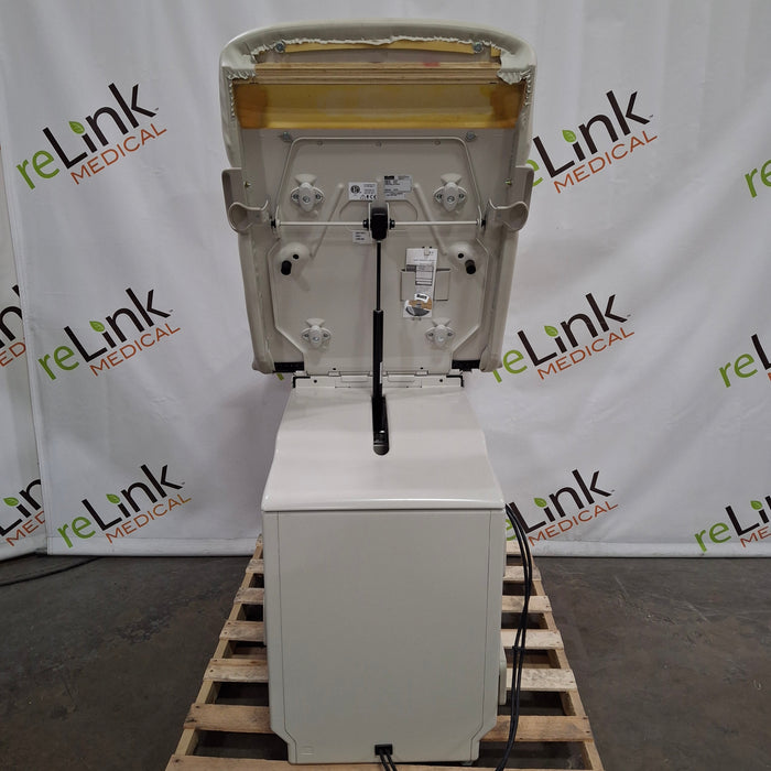 Midmark 204 Exam Table