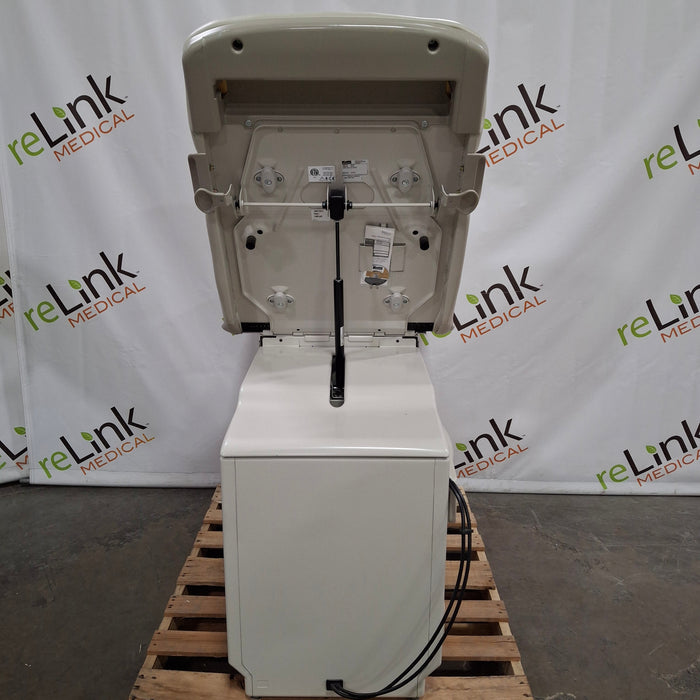 Midmark 204 Exam Table