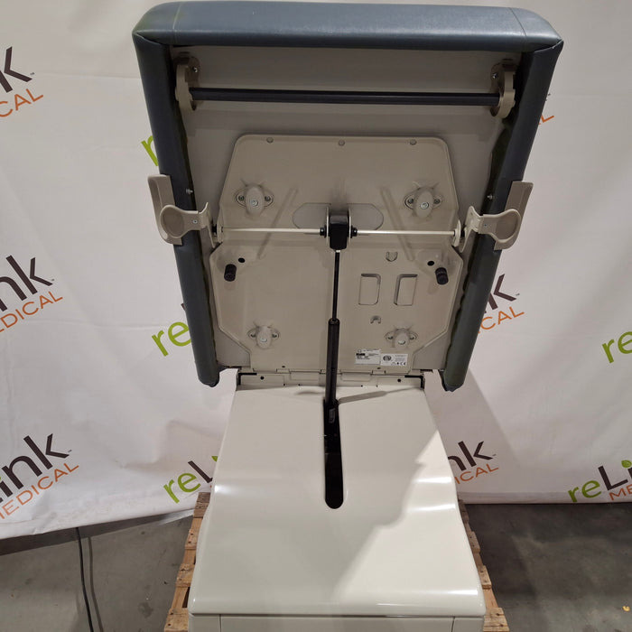 Midmark Midmark 204 Exam Table Exam Chairs / Tables reLink Medical