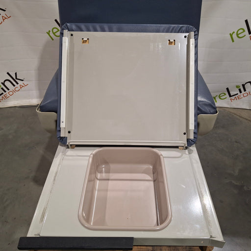 Midmark Midmark 404 Exam Table Exam Chairs / Tables reLink Medical