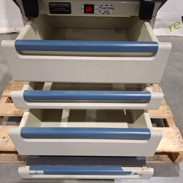 Midmark Midmark 404 Exam Table Exam Chairs / Tables reLink Medical