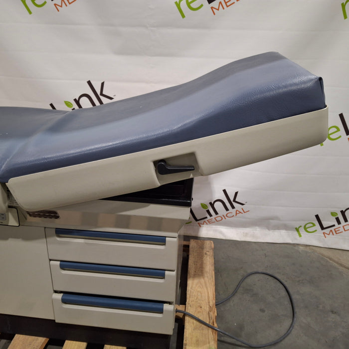 Midmark Midmark 404 Exam Table Exam Chairs / Tables reLink Medical