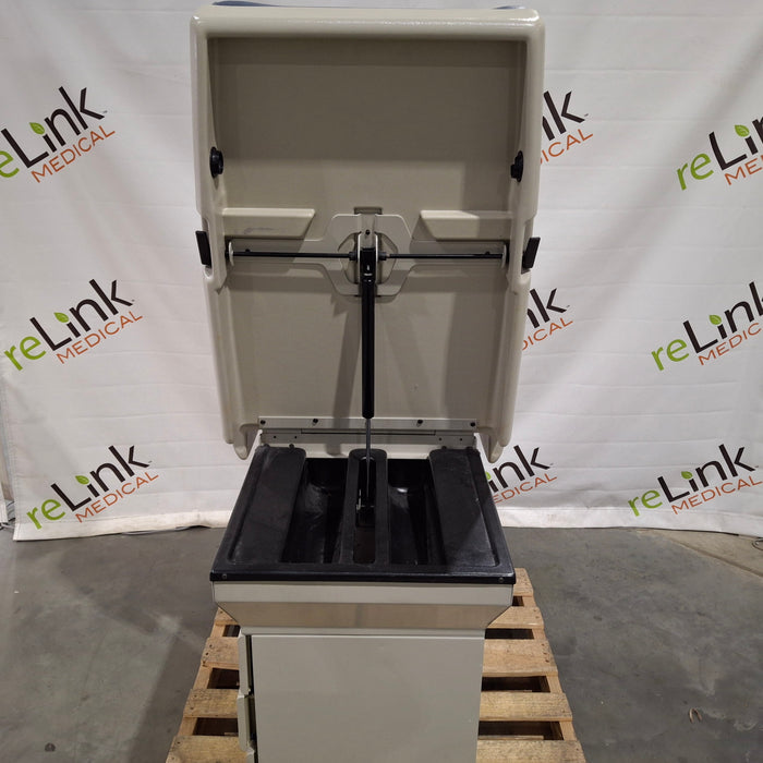 Midmark Midmark 404 Exam Table Exam Chairs / Tables reLink Medical