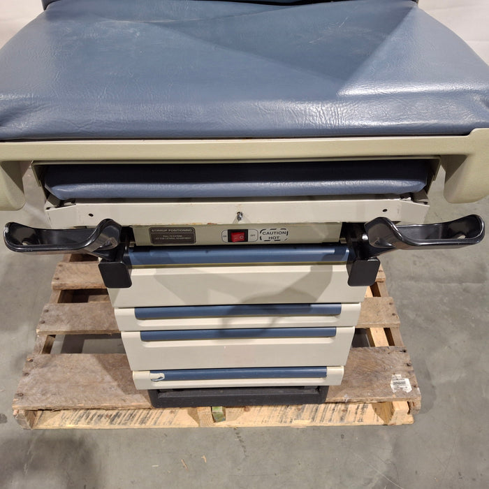 Midmark Midmark 404 Exam Table Exam Chairs / Tables reLink Medical