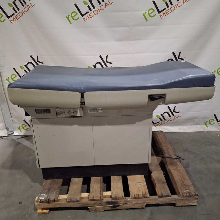 Midmark Midmark 404 Exam Table Exam Chairs / Tables reLink Medical