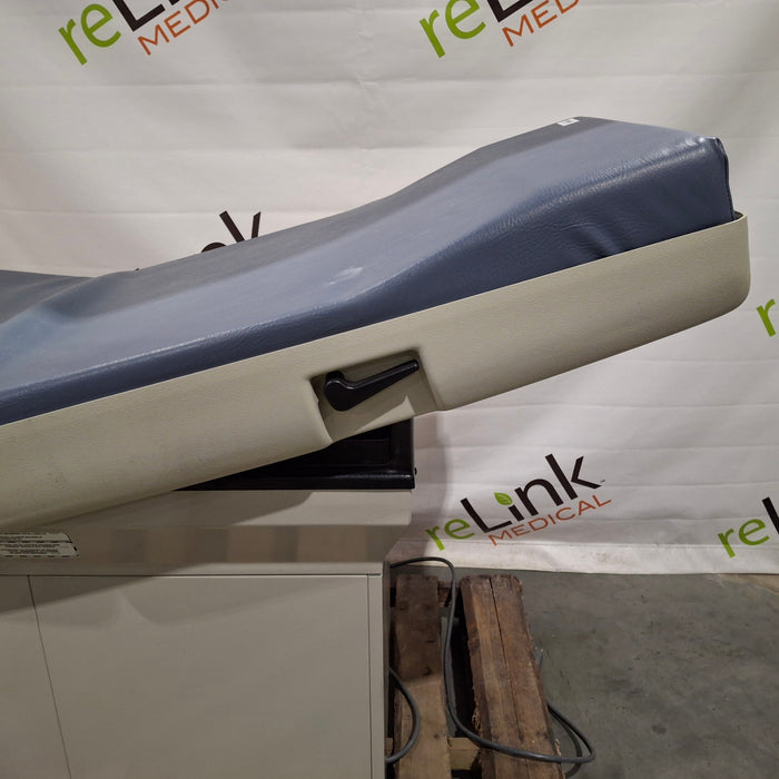Midmark Midmark 404 Exam Table Exam Chairs / Tables reLink Medical