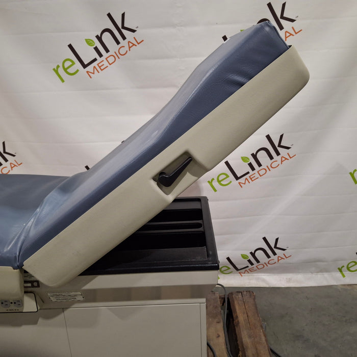Midmark Midmark 404 Exam Table Exam Chairs / Tables reLink Medical