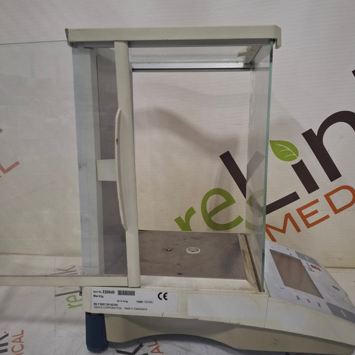 Ohaus Explorer E00640 Analytica Balance Scale