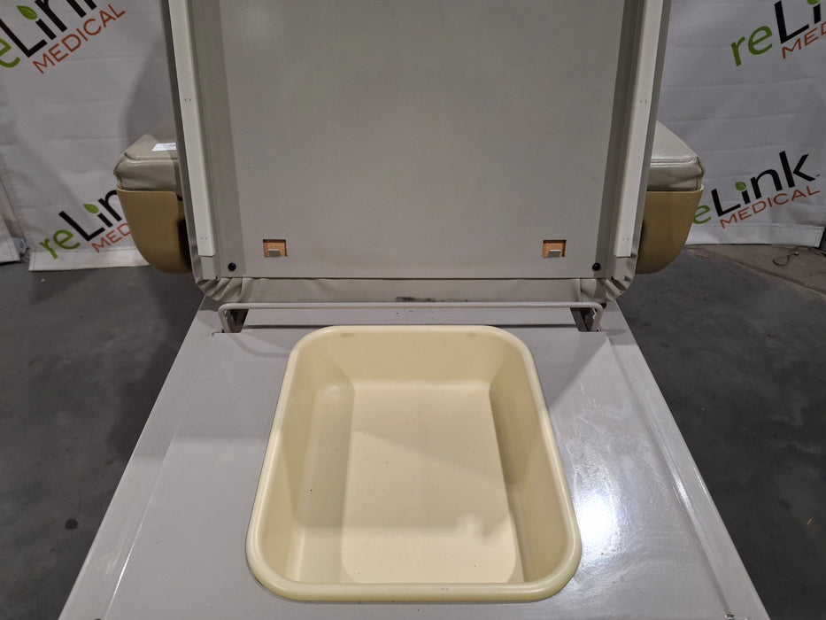 Midmark Midmark 404 Exam Table Exam Chairs / Tables reLink Medical