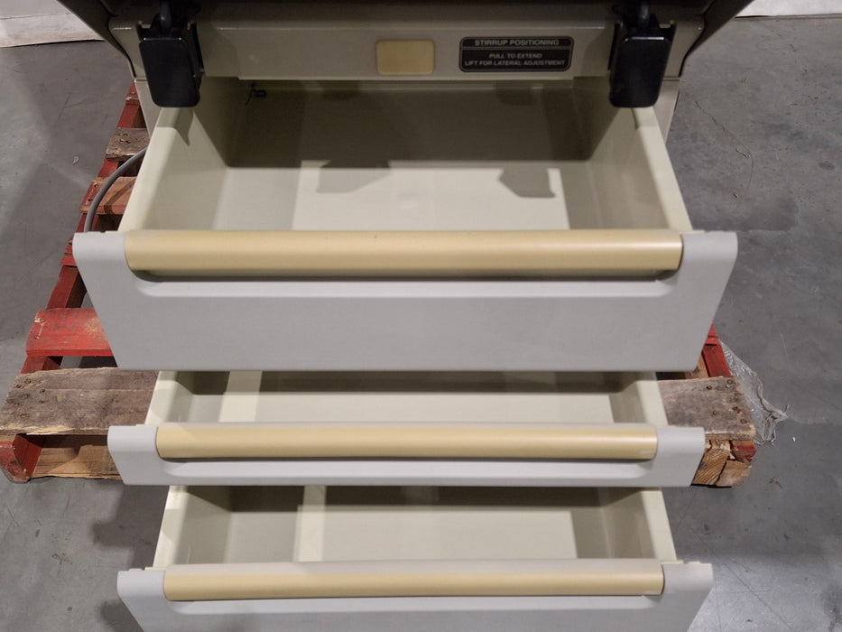 Midmark Midmark 404 Exam Table Exam Chairs / Tables reLink Medical