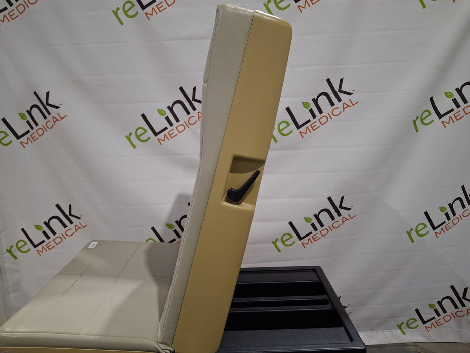 Midmark Midmark 404 Exam Table Exam Chairs / Tables reLink Medical