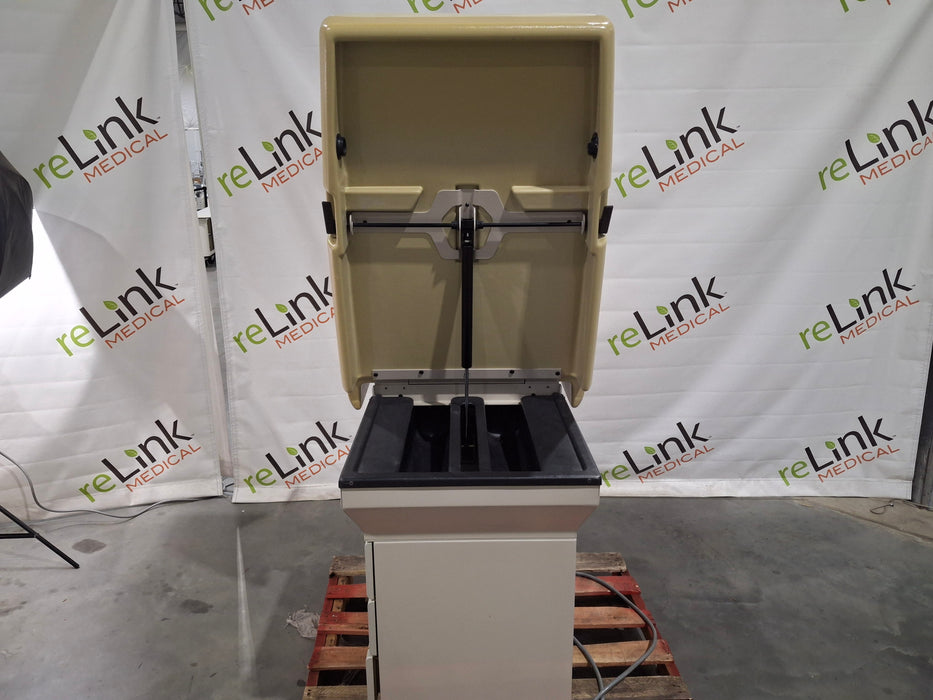 Midmark Midmark 404 Exam Table Exam Chairs / Tables reLink Medical