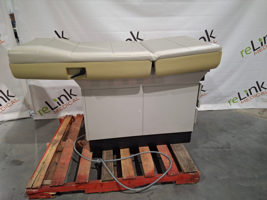 Midmark Midmark 404 Exam Table Exam Chairs / Tables reLink Medical