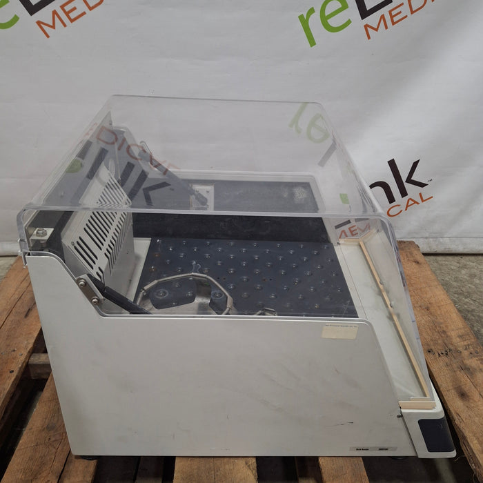 New Brunswick Scientific New Brunswick Scientific INNOVA 4000 Incubator Shaker Research Lab reLink Medical