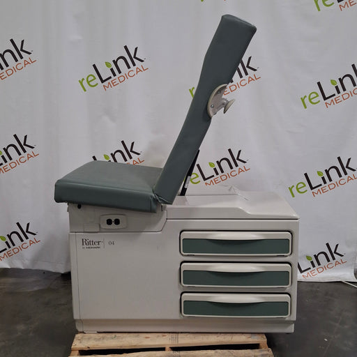Midmark Midmark 204 Exam Table Exam Chairs / Tables reLink Medical