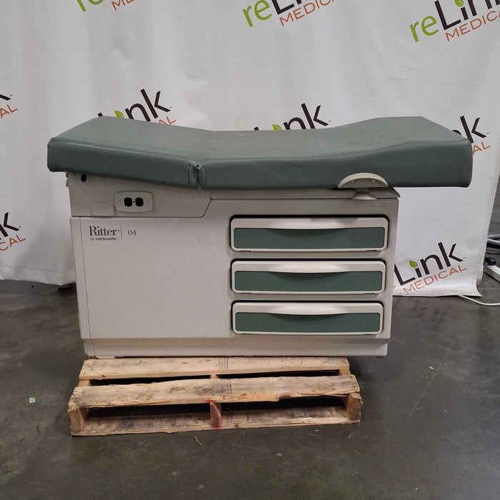 Midmark Midmark 204 Exam Table Exam Chairs / Tables reLink Medical