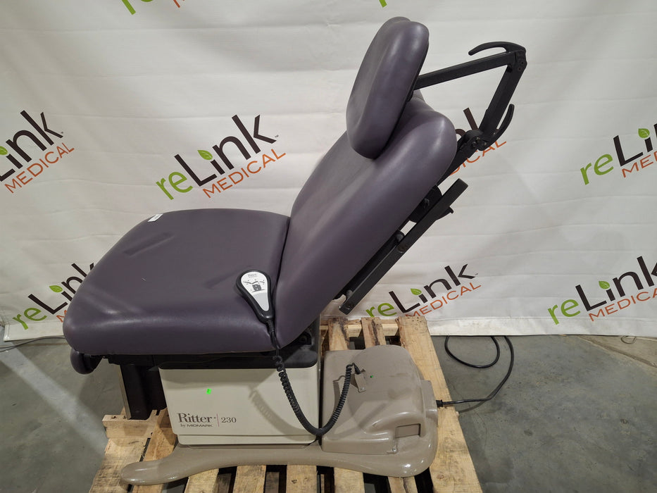 Midmark 230 Power Procedure Chair