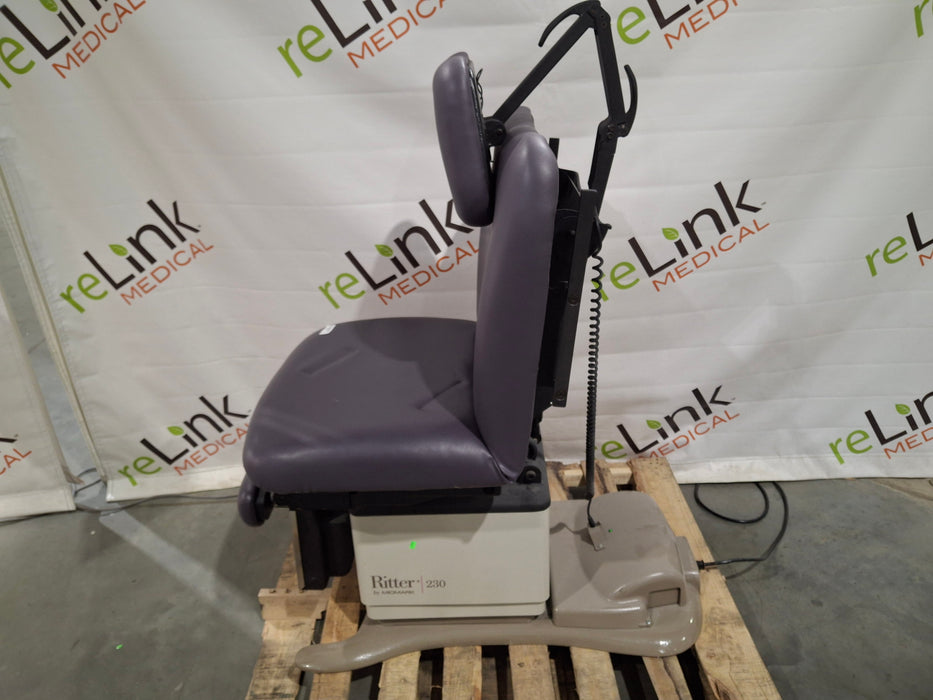 Midmark 230 Power Procedure Chair