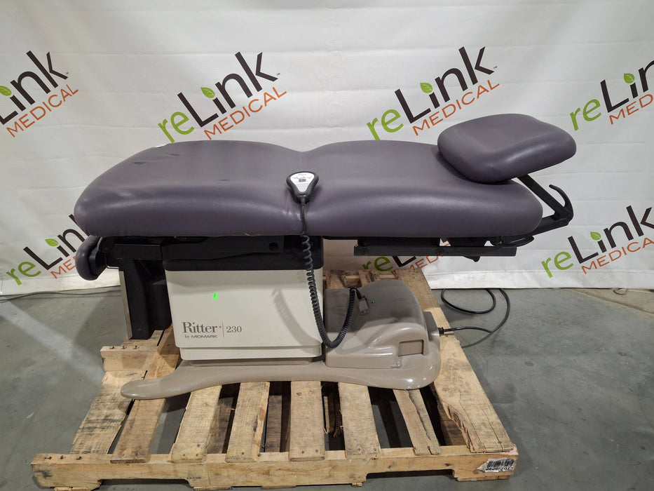 Midmark 230 Power Procedure Chair