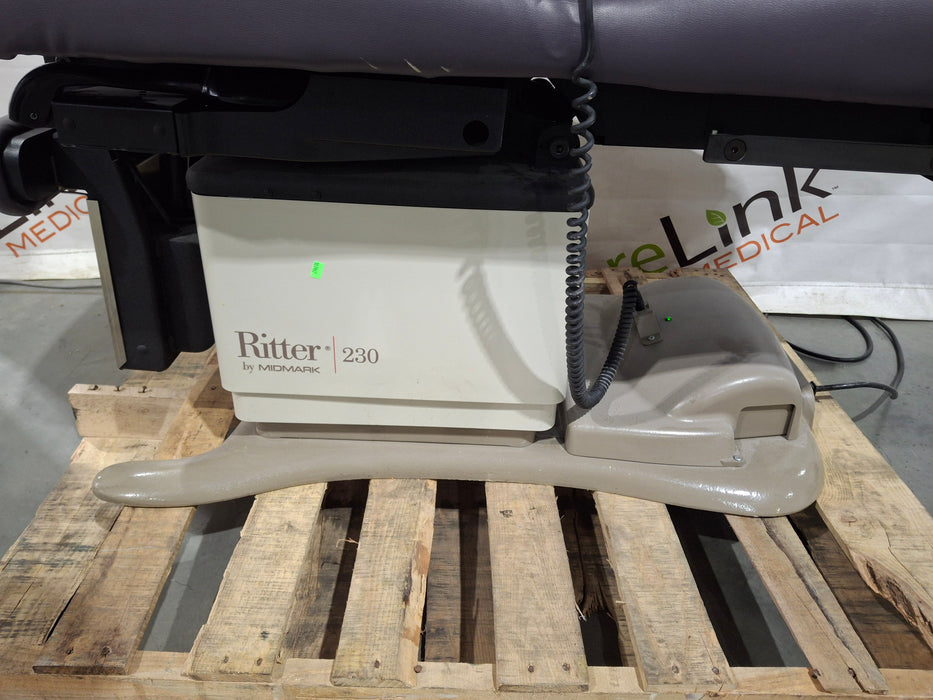 Midmark 230 Power Procedure Chair