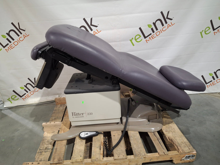 Midmark 230 Power Procedure Chair
